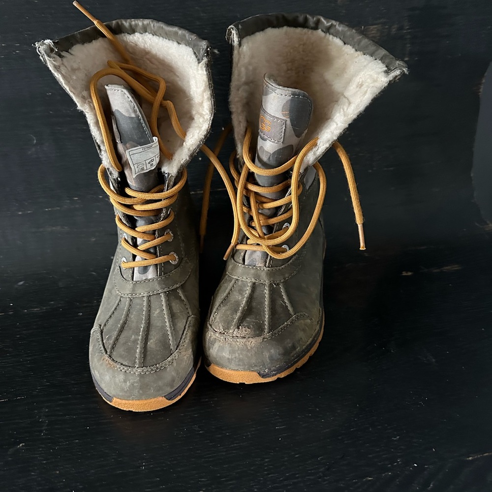 Ugg Boys Cammo boots